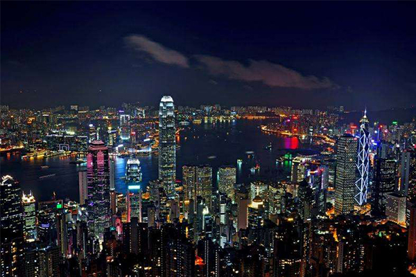 全国城市竞争力排名 香港三项榜首，深圳综合经济最强