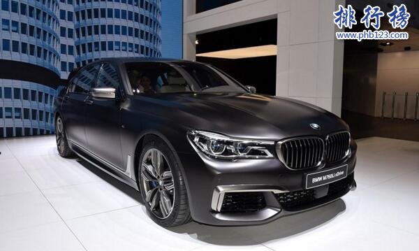 世界上最贵的宝马多少钱：M760Li xDrive266.8万(重2.2吨)