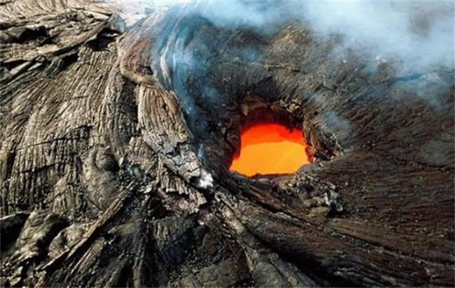 喜马拉雅山为什么没有火山活动（板块碰撞的隆起而看不见）