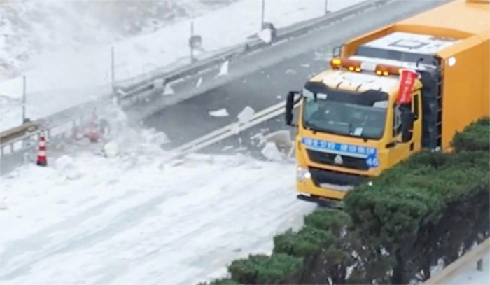 湖北引进“雪地熨斗”清理冻雨 如何清理冻雨