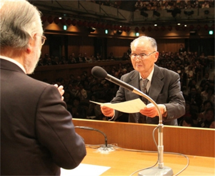 世界上年龄最大的大学生 毕业时90多岁（高龄大学生）