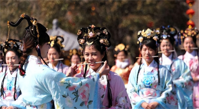 揭秘古代宫女真实生活状况  生如牲畜任人糟践  死后无葬身之地