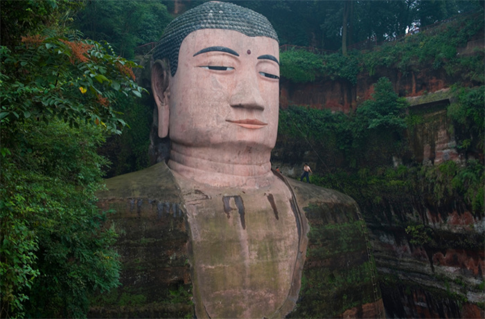 乐山大佛胸口密室  居然有着神秘宝物（大佛秘密）