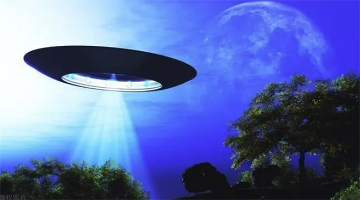 美国51区曾逆向研究坠毁的UFO，是否已经掌握了反重力技术？