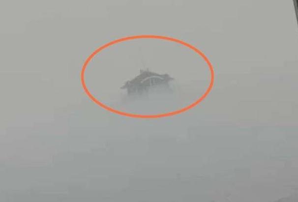 青岛上空出现南天门，是不是在天上真的有神仙居住？（海市蜃楼）