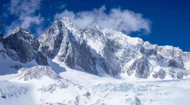 珠穆朗玛峰都已登顶，为何低3000多米的玉龙雪山，至今无人登顶？