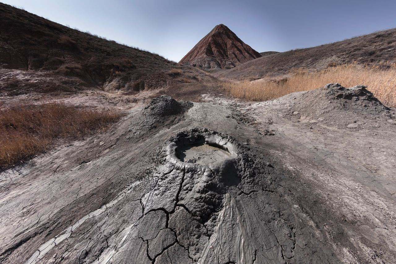 泥火山如何形成，是否对人类有危害（潜在风险）