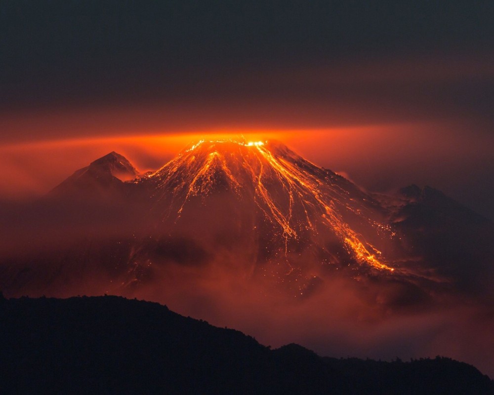 用钢筋混凝土封住火山口，是否能阻止喷发（加速喷发）