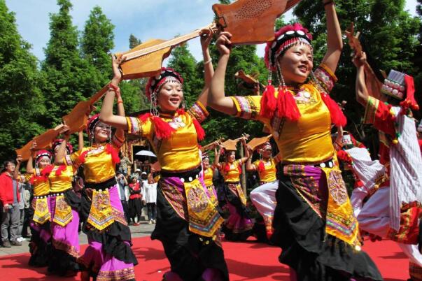 阔时节是哪个民族的节日：傈僳族(相当于汉族的春节)