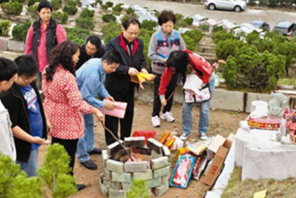 中国冥币走红海外：国外被称为祖先钱(还有阴间套餐)