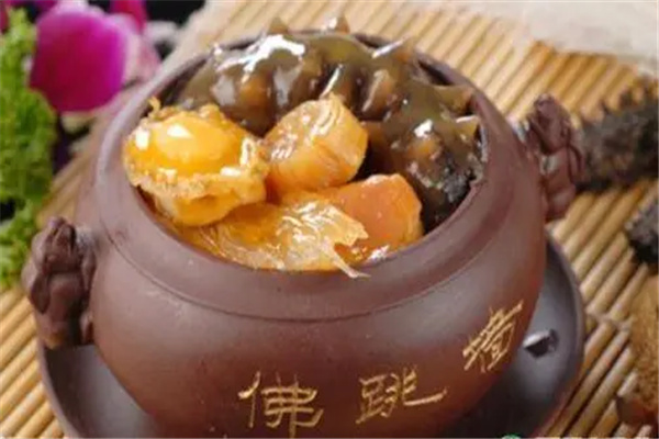 佛跳墙是什么：福建名菜（融汇多种食材而成）