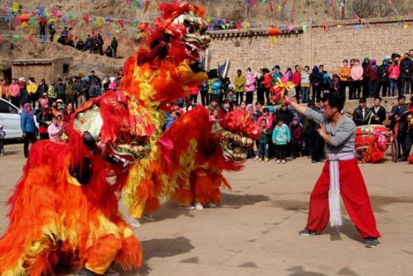 土族的传统节日有哪些：春节是最隆重的节日(独特跳神会)