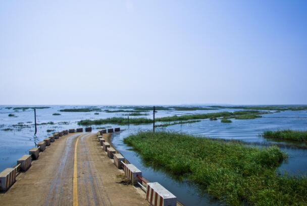 中国最大的淡水湖:鄱阳湖，约4070平方千米