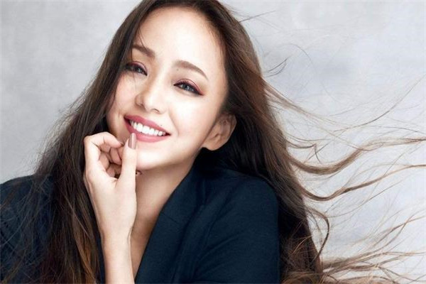 日本歌坛地位最高歌姬：安室奈美惠（已退出娱乐圈）