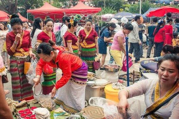 德昂族的传统节日 泼水节是最隆重的传统节日(独特民族文化)