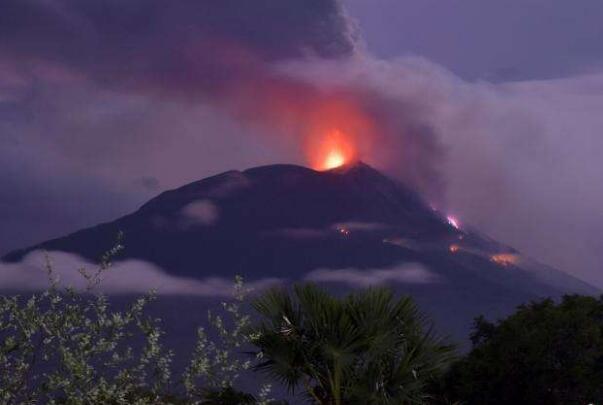 火山一般在什么地方?洋脊火山带，环太平洋火山带512座