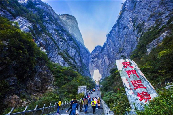 张家界旅游需要多少钱 张家界旅游有哪些值得去的景点