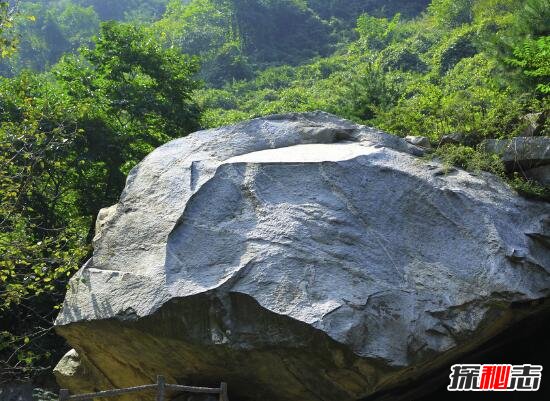 神奇巨石自爆之谜，巨石为什么自动爆炸(科学无解)