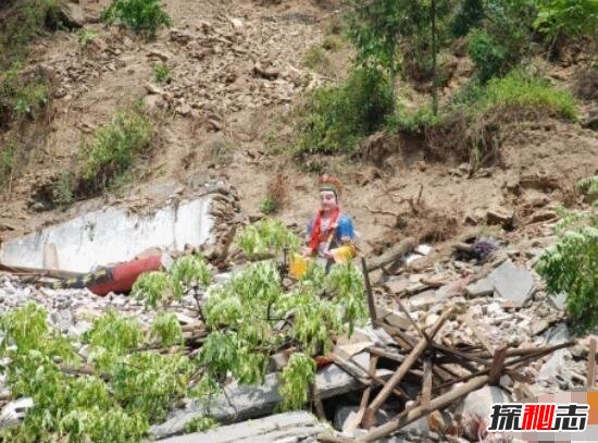 云南诡异佛像之谜，4.6级地震寺庙倒塌佛像屹立不倒(无解)